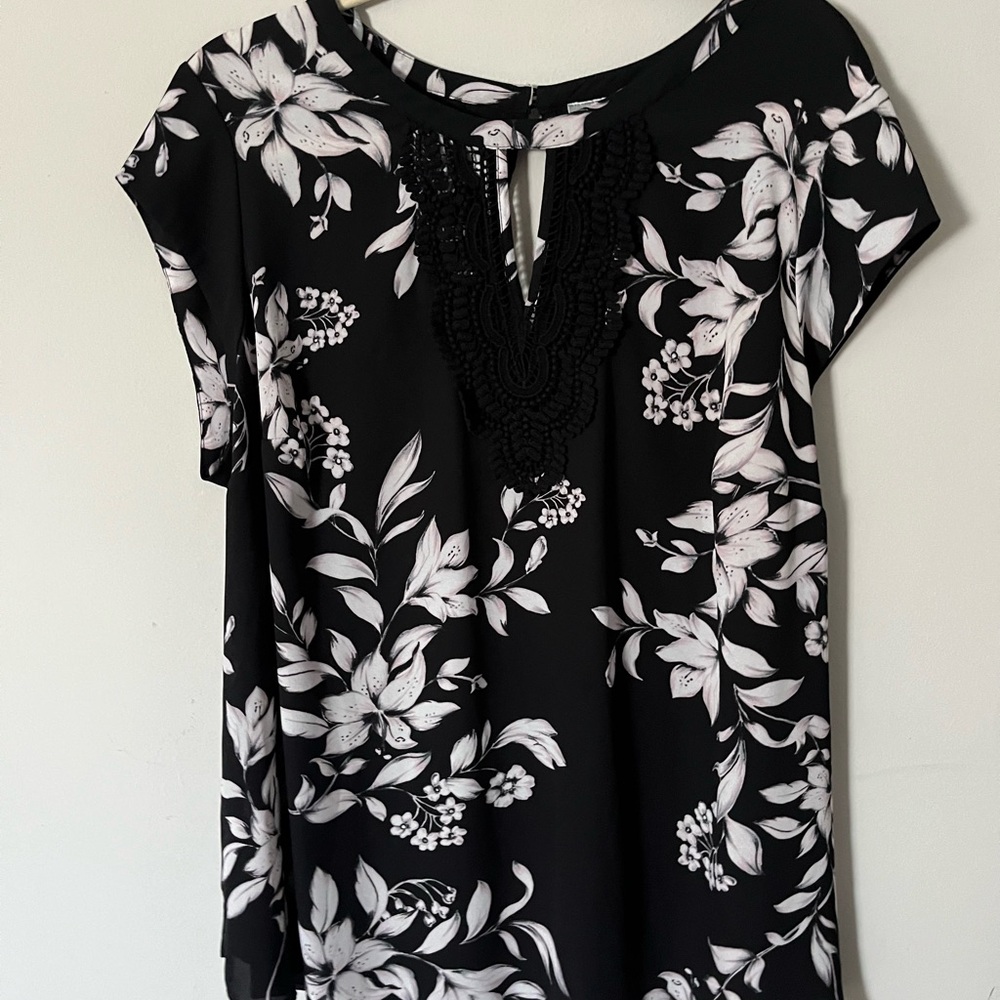 Daniel Rainn Floral Black and White Women's Top